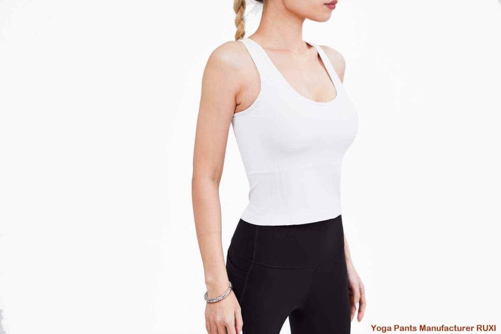 Pantaloni scurti sport pentru femei RUXI r3776