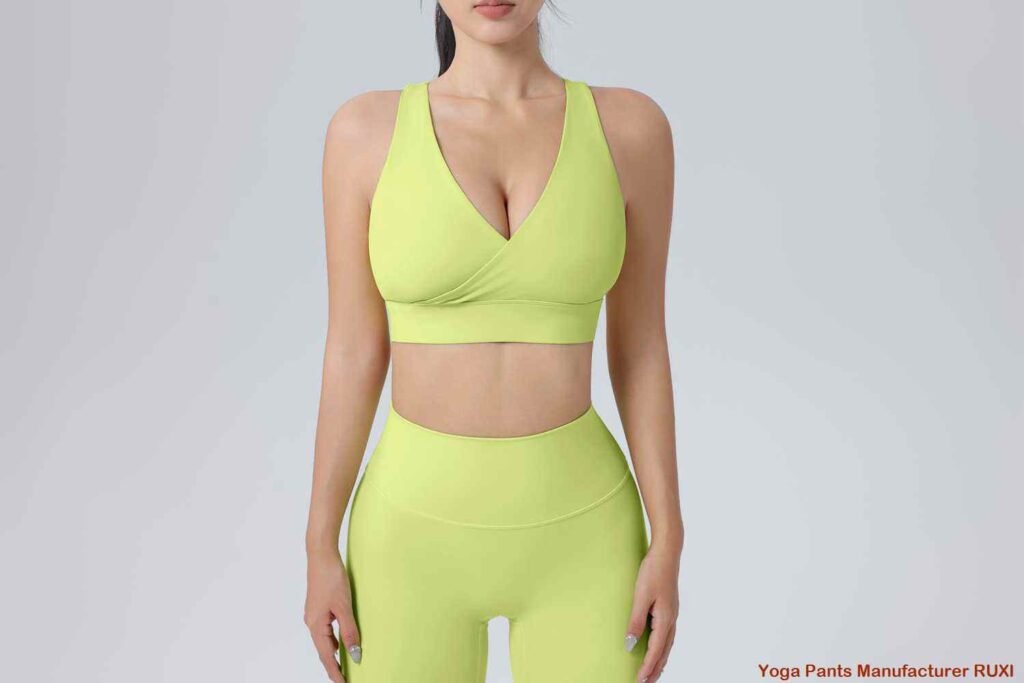 Pantaloni scurți sport kaki pentru femei RUXI r2907