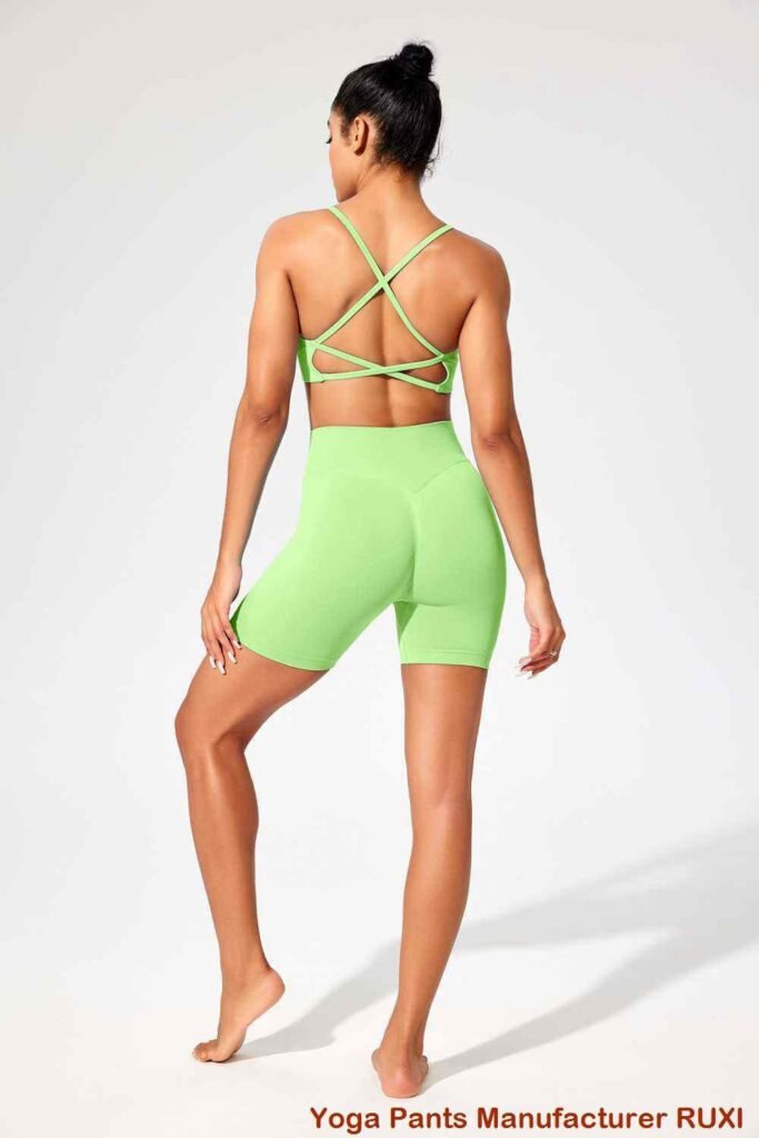 Pantaloni scurți de yoga cu buzunare Confortabil elegant