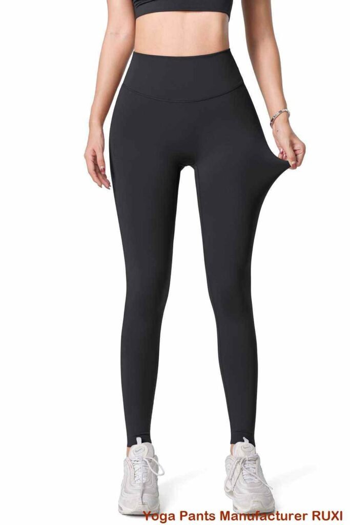 Pantaloni de yoga evazați pentru un antrenament elegant